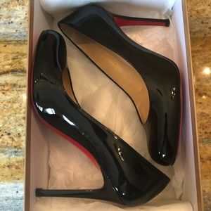 Christian Louboutin patent pumps sz 38